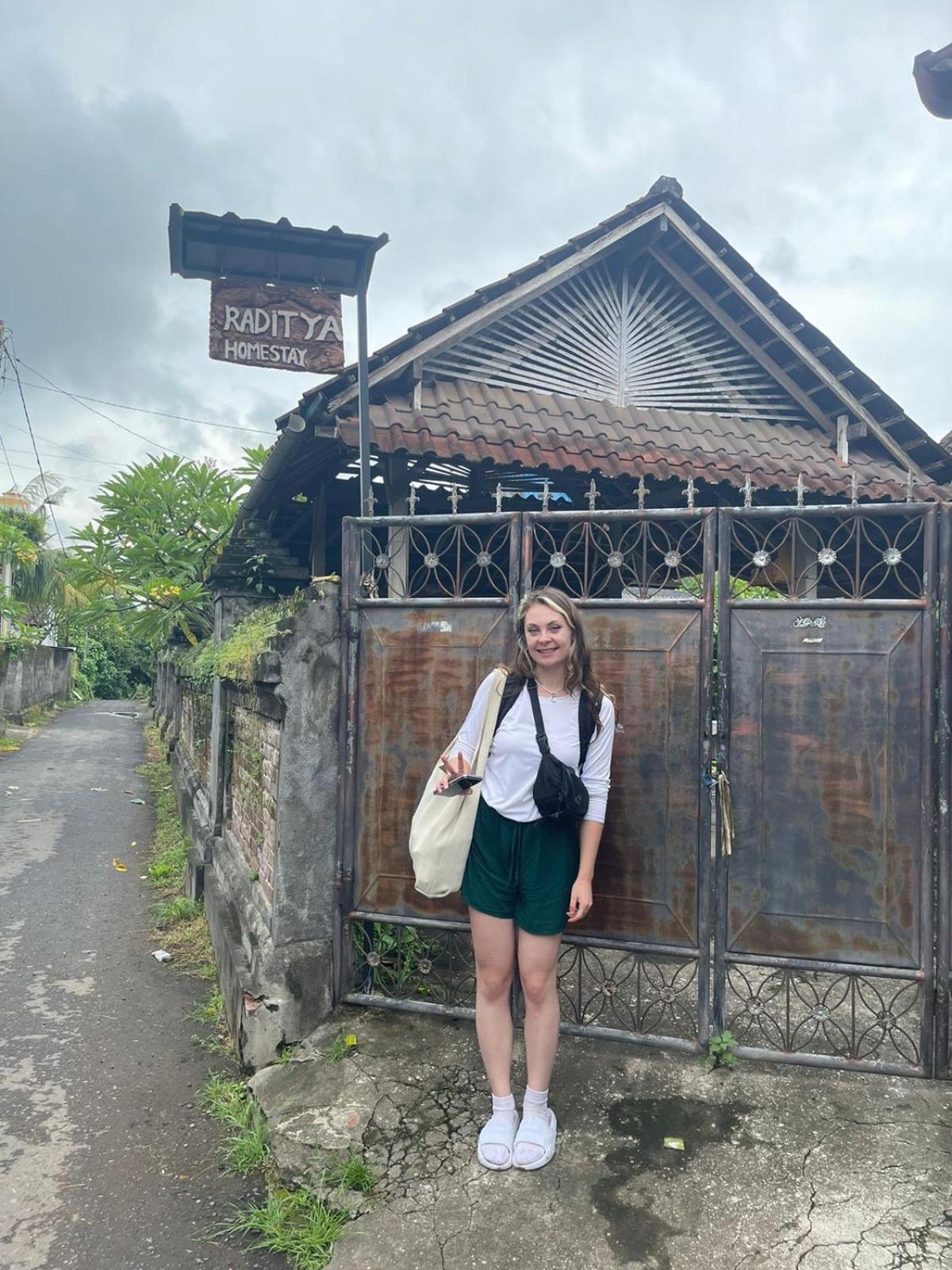 Raditya Homestay Mambal Екстер'єр фото